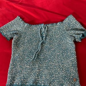 Blue ribbed material crop